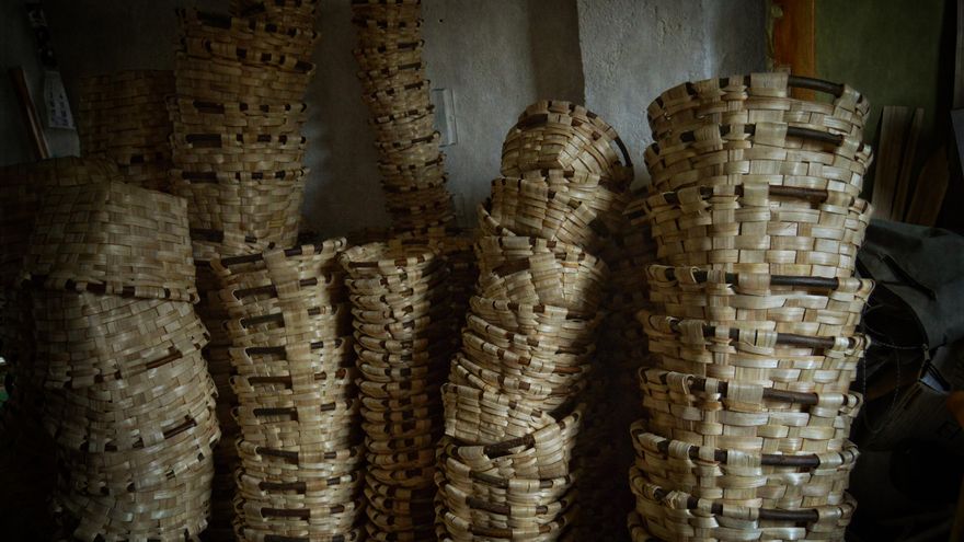 Artesanía que lucha contra el olvido y abandono: la cestería del castaño de Montemayor del Río, Salamanca