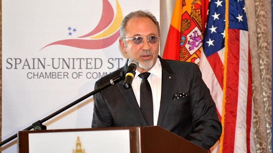 Los Estefan elogian la herencia hispana y expresan "bochorno" por Donald Trump