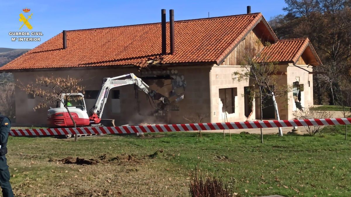 Demuelen por orden judicial una casa construida sin licencia dentro del Parque Regional de Gredos, en Ávila
