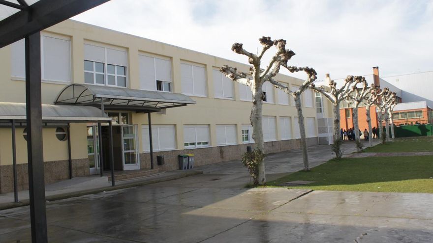 El profesor expulsado del instituto de Calahorra contacta con los alumnos por vía digital para darles notas falsas