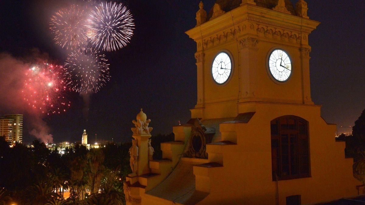 Bajo el manto de la noche festiva