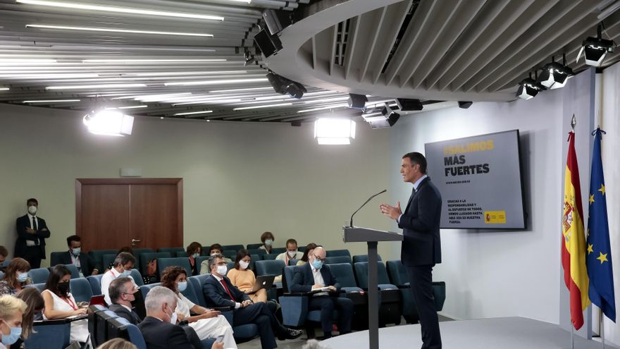 Sánchez descarga la respuesta a una segunda oleada en las autonomías, que de momento se resisten a pedir el estado de alarma
