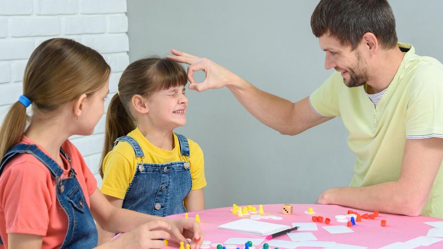 ¿De verdad las madres y los padres quieren a todos los hijos por igual?