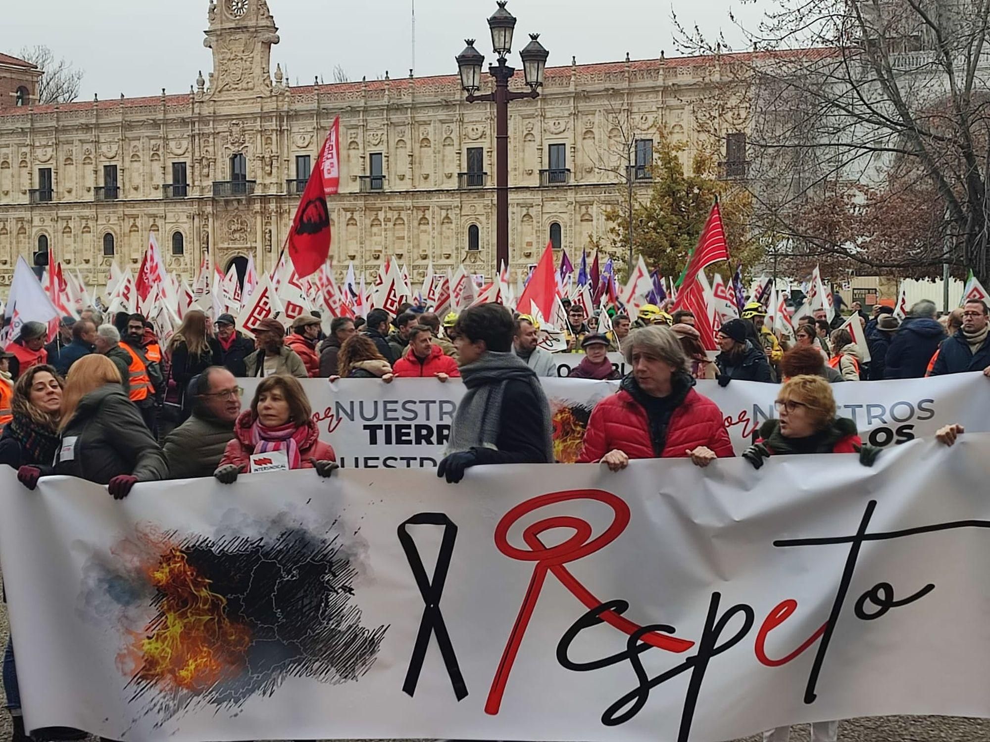Manifestación en León contra las políticas de incendios forestales de la Junta