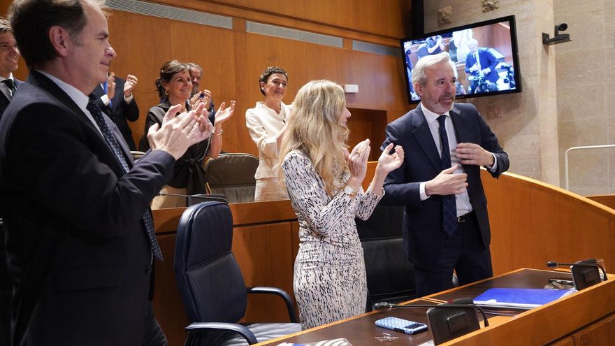Jorge Azcón, investido presidente del Gobierno de Aragón con el apoyo de Vox