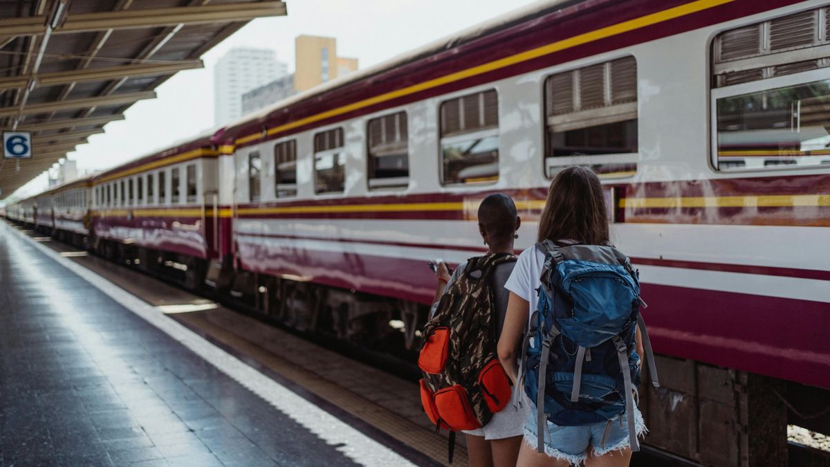 La UE ofrece billetes gratis para viajar por Europa a jóvenes de 18 años: así puedes solicitarlos