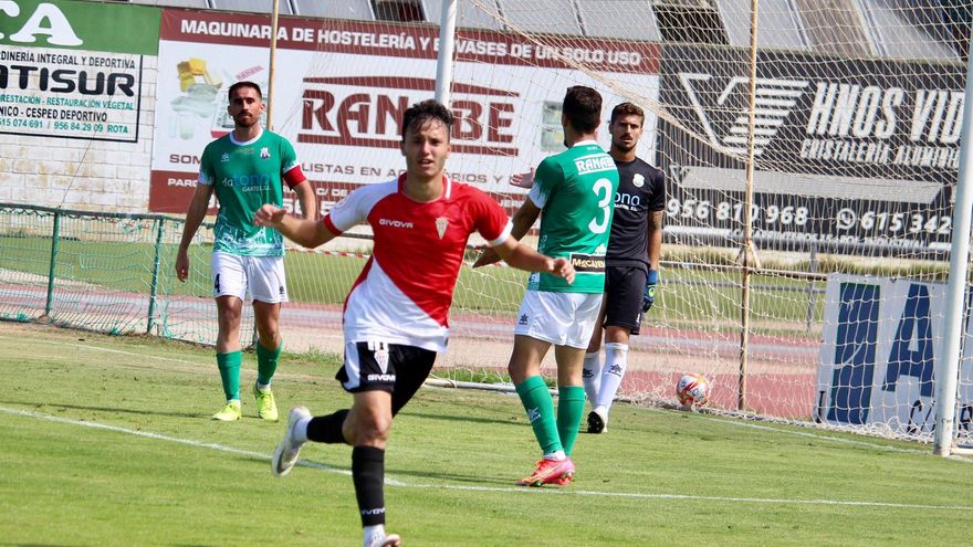 Ale Marín celebra su gol