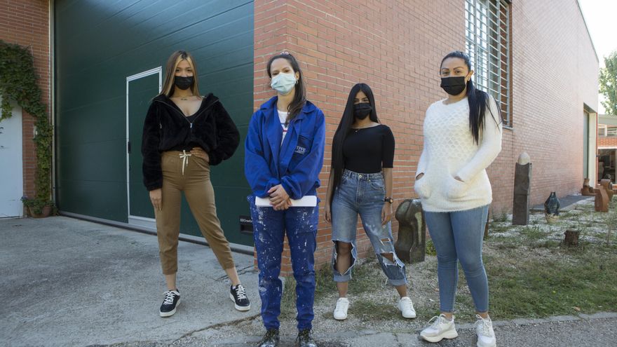 De izquierda a derecha: Denís, Karen, Mariana y Catalina