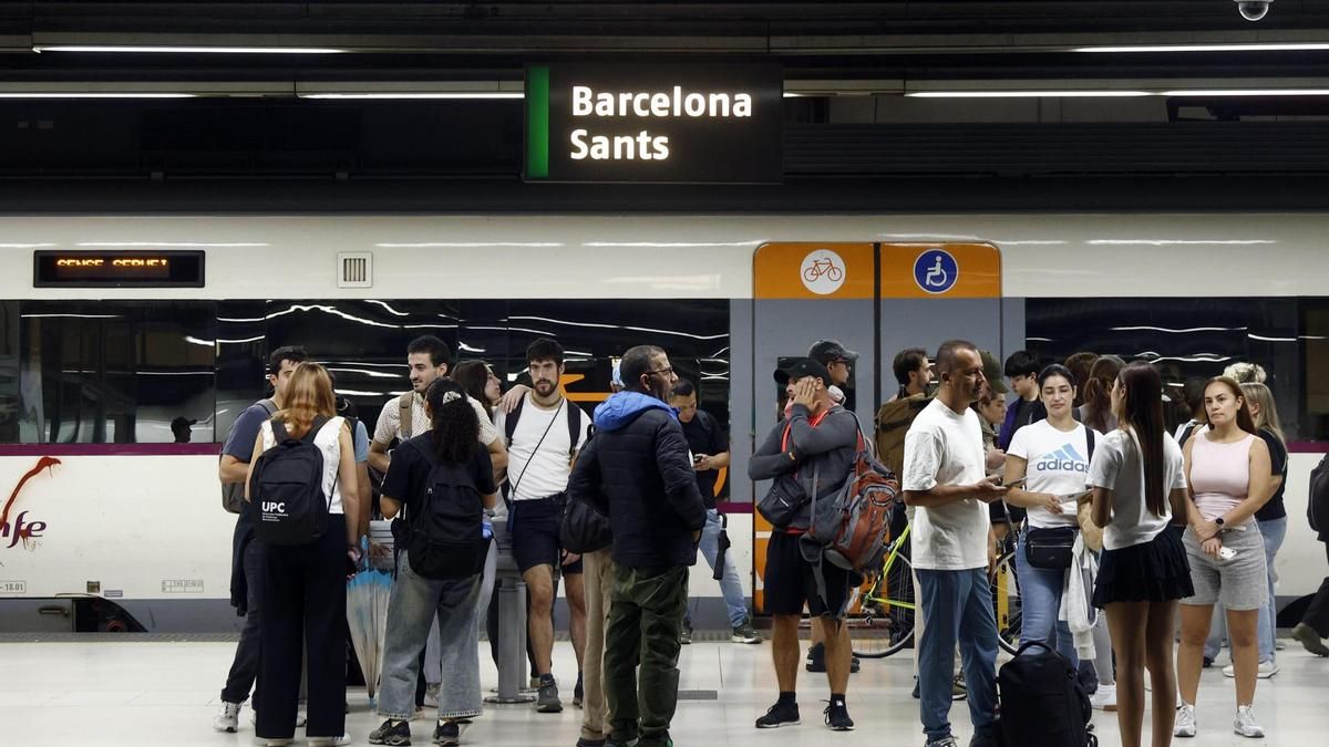 La campaña electoral de los maquinistas de Renfe que sufren los pasajeros de Rodalies