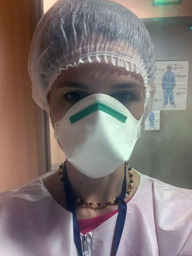 Soledad Barruti en el laboratorio