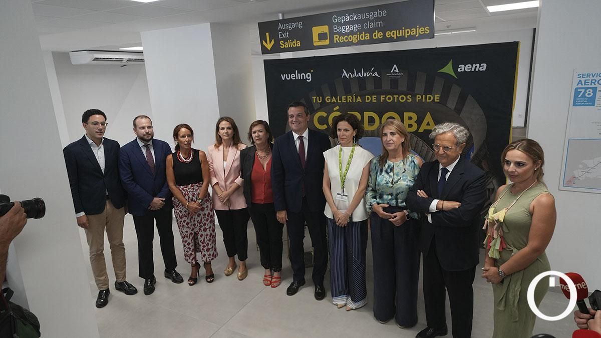 Llegada al aeropuerto de Córdoba del primer vuelo de Vueling desde Barcelona