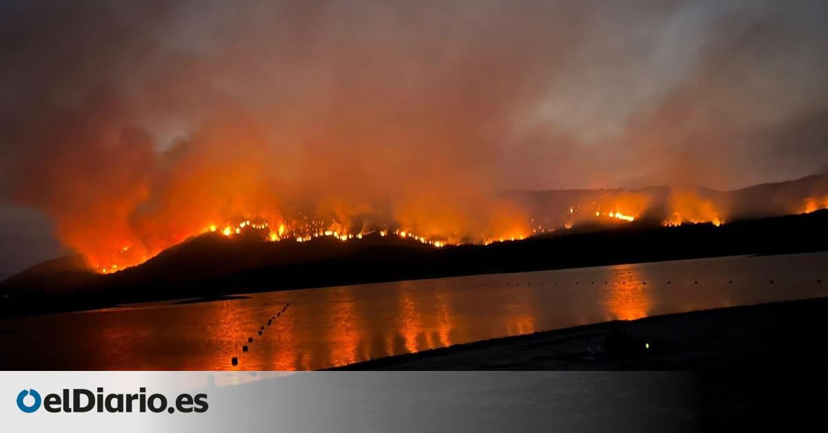 El fuego de Jarilla, descontrolado, obliga a evacuar Rebollar y cortar la carretera del Puerto de Honduras en Extremadura