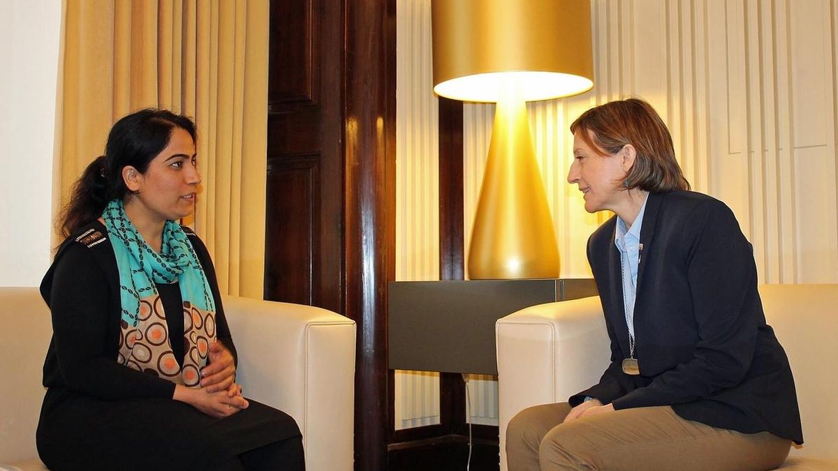 Forcadell ha recibido hoy a la activista afgana Malalai Joya en el Parlamento catalán