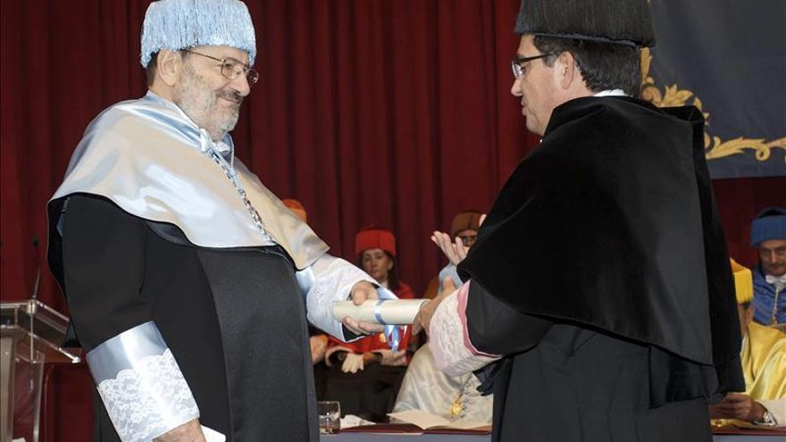 Umberto Eco destaca los vínculos de España con la obra "El nombre de la rosa"