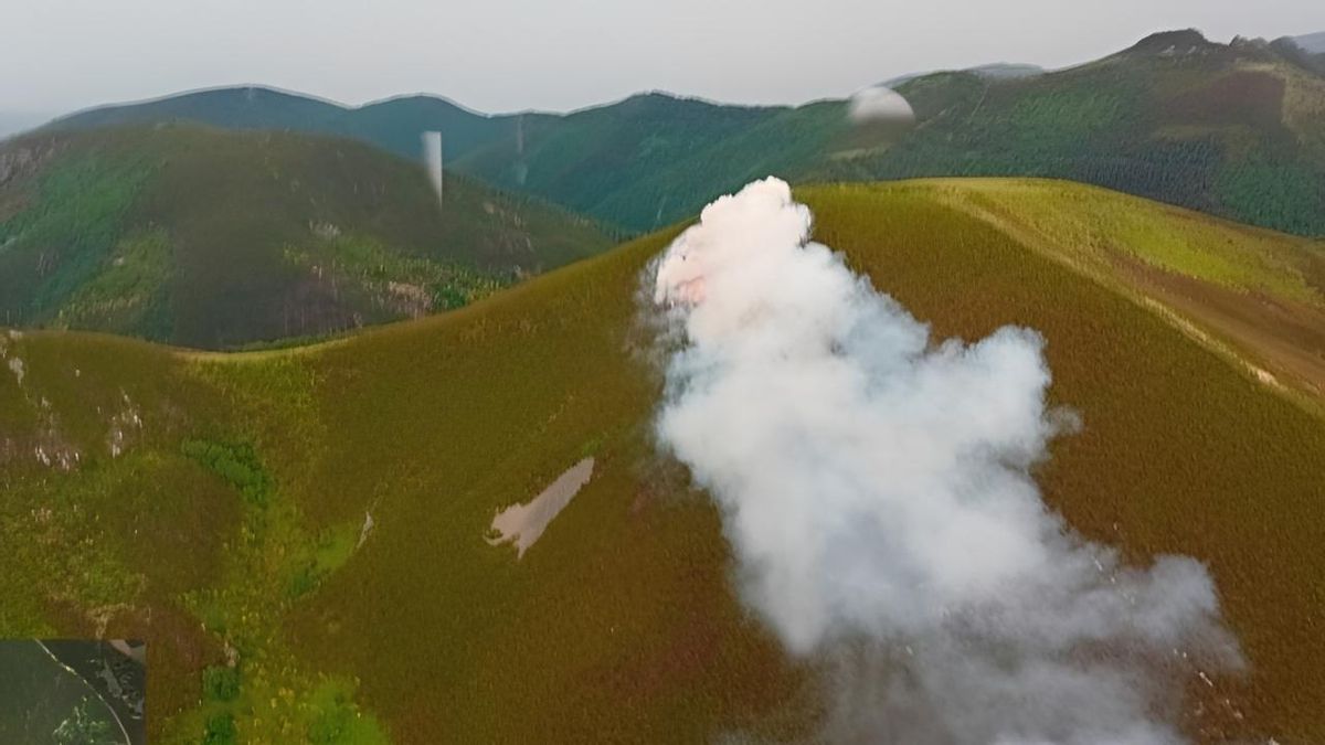 Los rayos y un incendio forestal intencionado ponen en alerta a El Bierzo este fin de semana