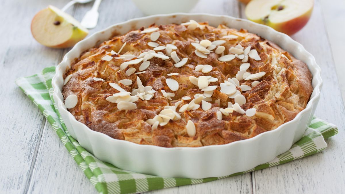 Apfelkuchen: tarta tradicional de manzana y almendras
