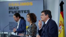Pablo Iglesias, María Jesús Montero y José Luis Escrivá, durante la presentación del ingreso mínimo vital este viernes.