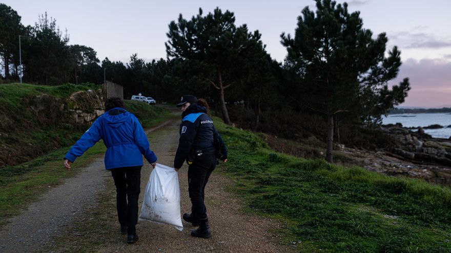 La Xunta de Galicia activa el plan anticontaminación casi un mes después del vertido de pequeñas bolas de plástico