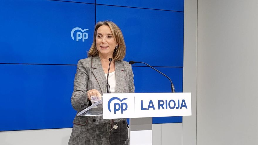 La vicesecretaria de Regeneración Institucional del PP, Cuca Gamarra, en comparecencia de prensa en Logroño