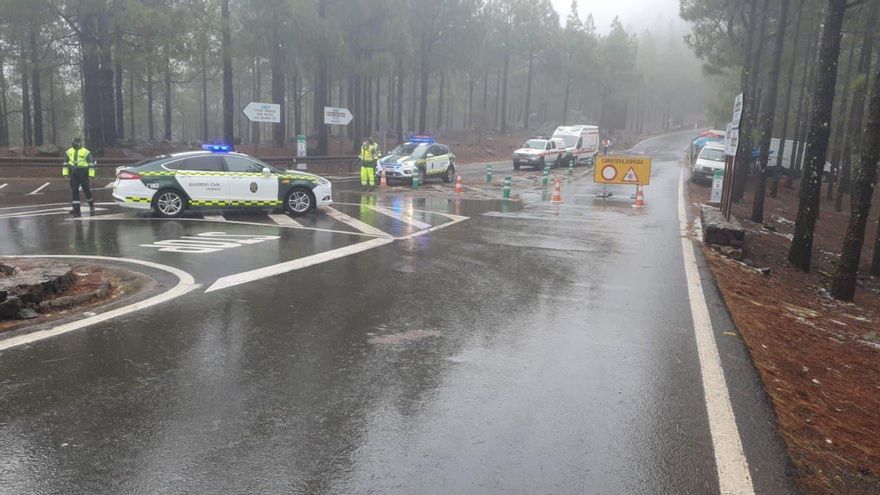 Carretera cortada en la cumbre de Gran Canaria.