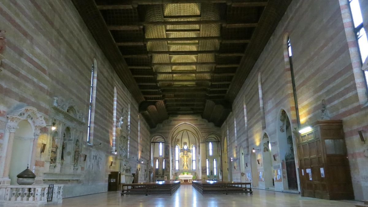 Interior de la Iglesia de los Eremitani, en Padua.
