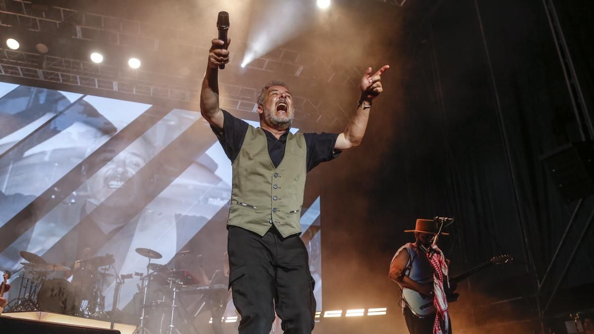 Concierto de Love of Lesbian en el Festival de la Guitarra