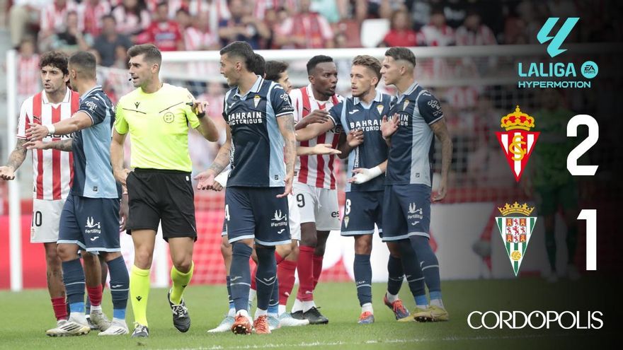 Otra polémica y tres palos frustran a un Córdoba CF de dos caras en El Molinón