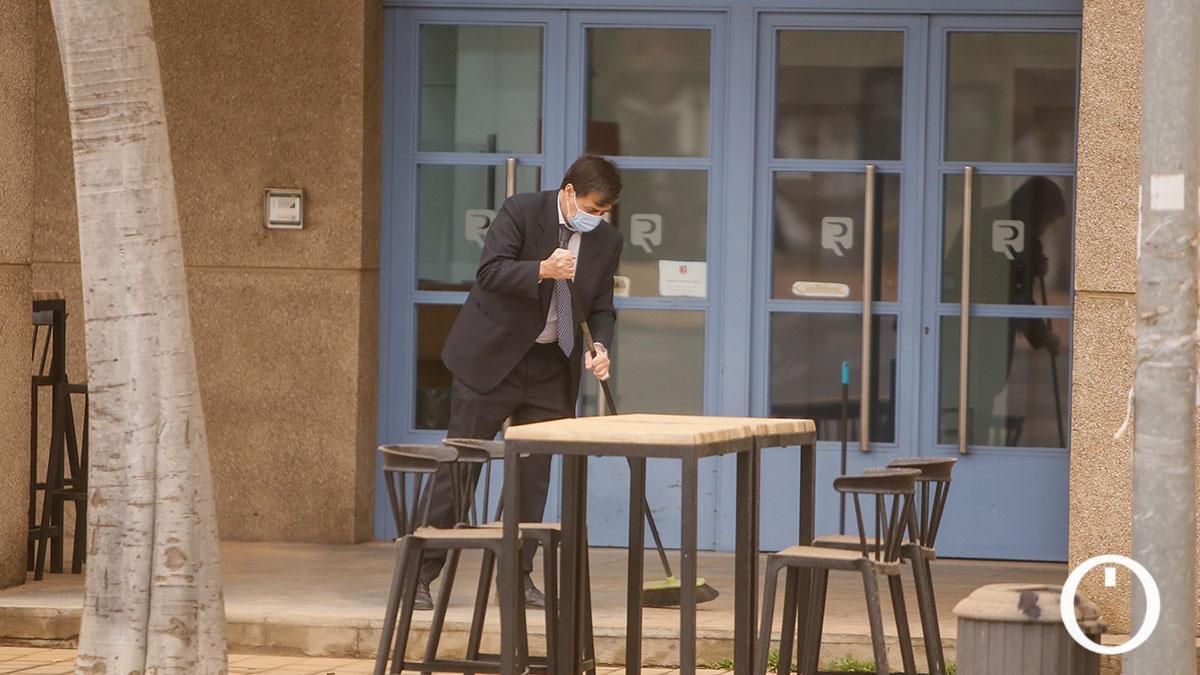Córdoba amanece enfangada tras una histórica lluvia de barro de madrugada