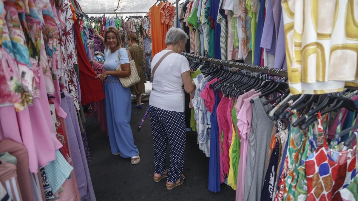 Mercadillo del sector sur vuelve junto a la avenida de Cádiz