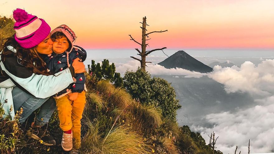 Silvia Romero y su hija Estrella.