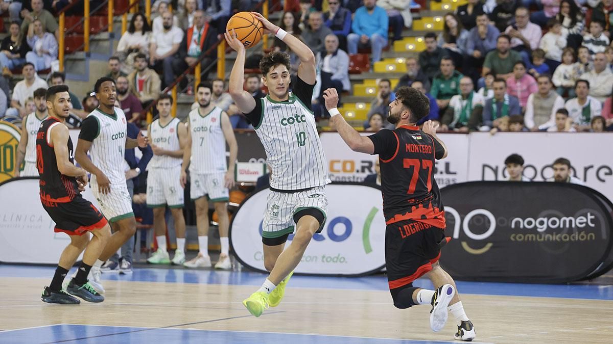 Partido entre el Coto Córdoba CB - Logrobasket