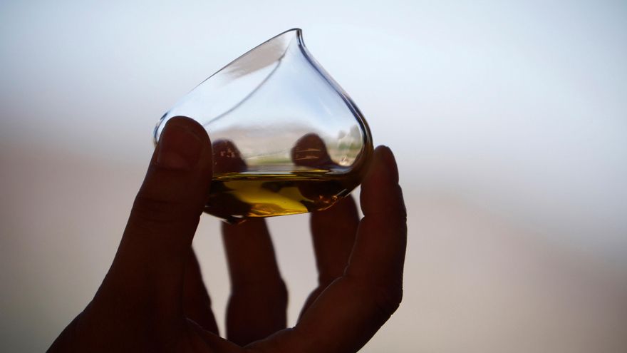 Alerta alimentaria por aceite de oliva mal etiquetado de 8 marcas procedente de Andalucía