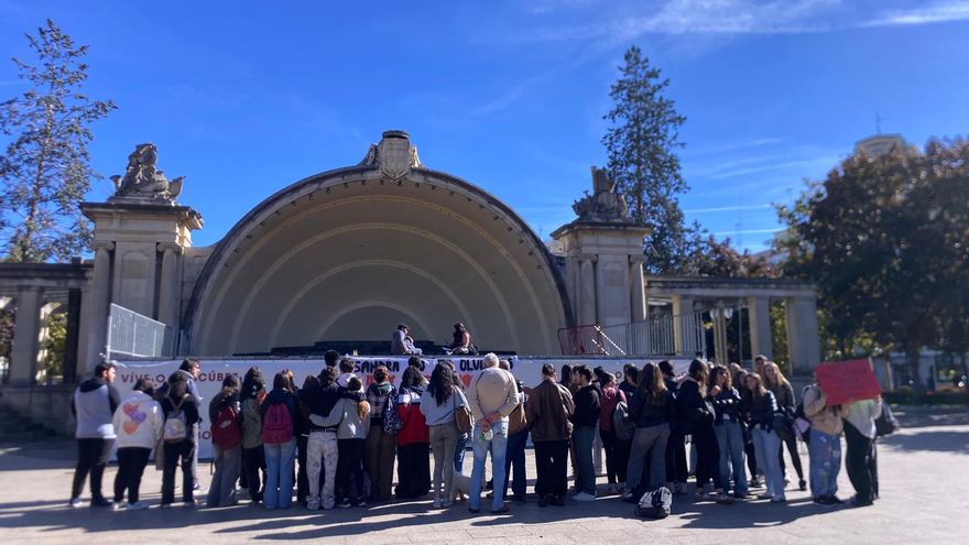 La manifestación contra el bullying recorre Logroño y señala la responsabilidad de los centros, que "miran hacia otro lado"