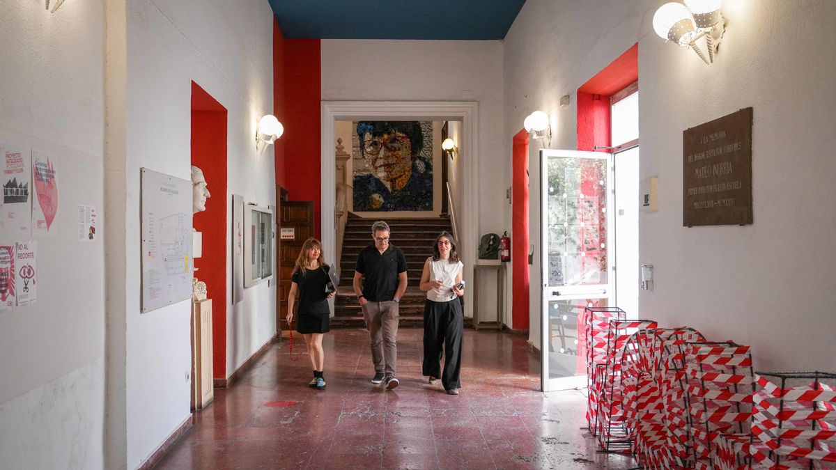 El profesorado del Mateo Inurria denuncia la situación del centro y las enseñanzas artísticas