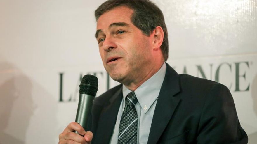 El ministro de Relaciones Exteriores de Uruguay, Ernesto Talvi, habla este viernes durante el debate "Comercio internacional e integración", dentro del I Foro de Integración y Desarrollo, organizado por FONPLATA-Banco de Desarrollo y LatinFinance este viernes, en Montevideo (Uruguay).