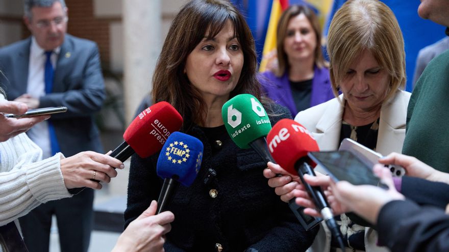 Ayuso retuerce los datos y Aragón no responde a la petición del Gobierno para calcular el reparto de menores migrantes