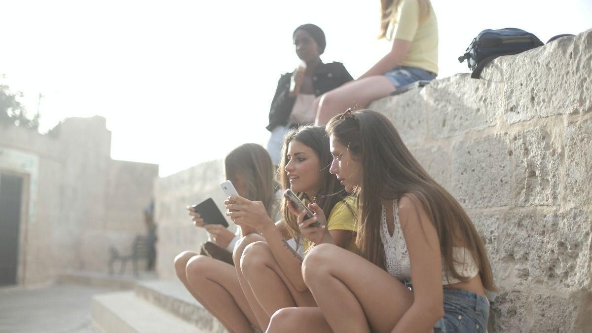 Un grupo de adolescentess