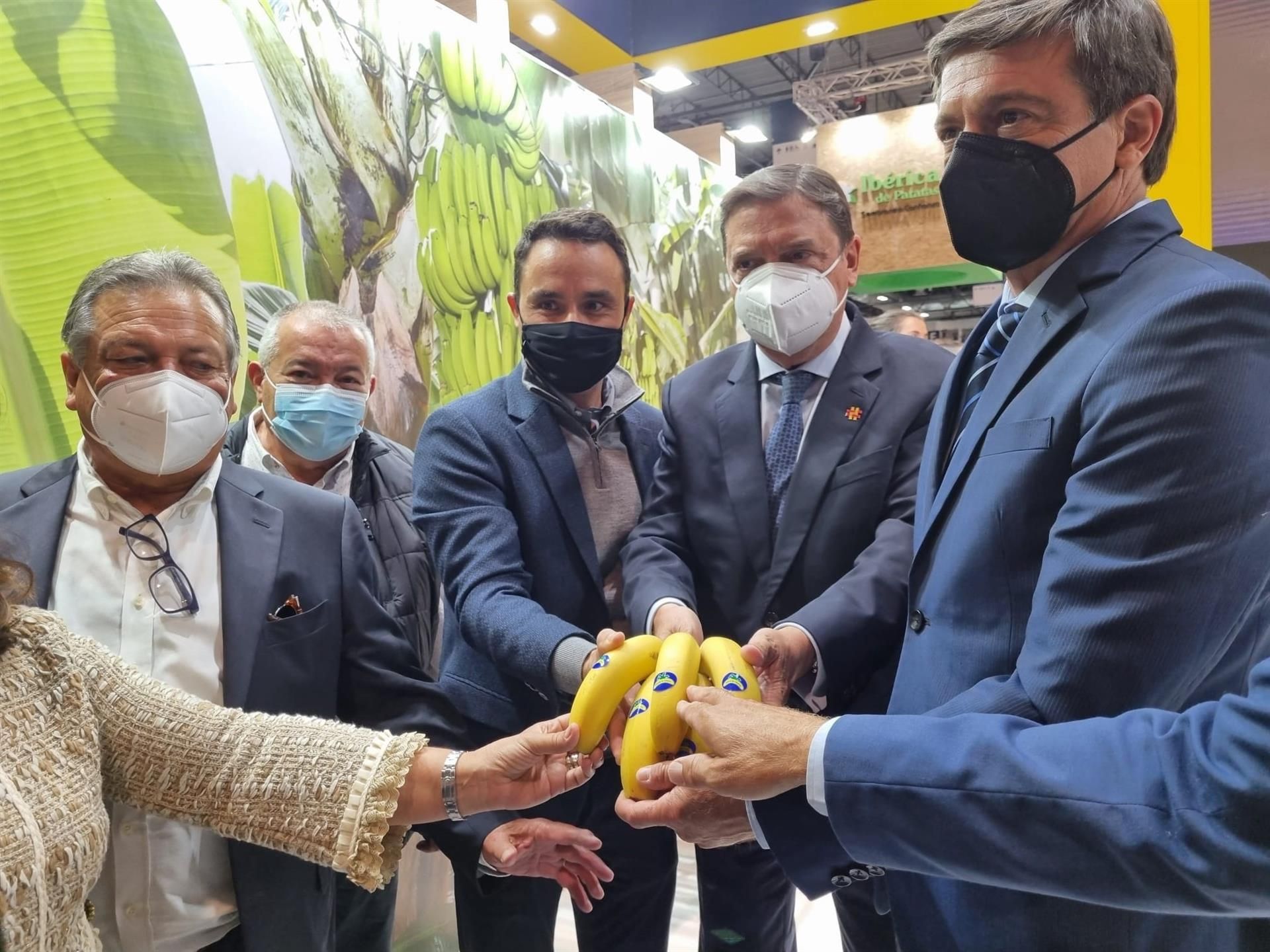Responsables de Asprocan con el ministro Planas.