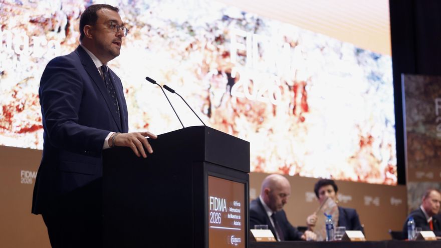 El presidente del Principado de Asturias, Adrián Barbón, interviene durante la inauguración de la Feria de Muestras, a 31 de julio de 2026, en Gijón.