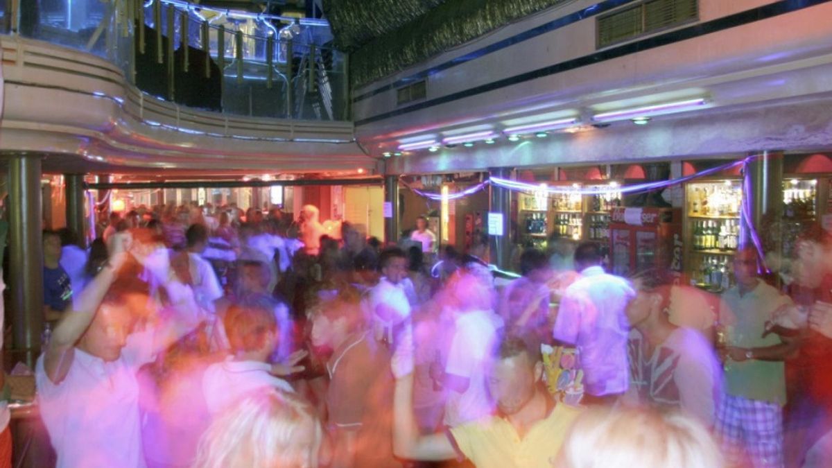 Condenado a prisión un camarero de Benidorm por humillar y agredir a dos hombres por su orientación sexual