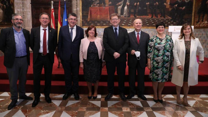 La AVL responde al conseller de Educación: "Proyectar la idea de que puede haber más de una normativa lingüística es completamente improcedente"