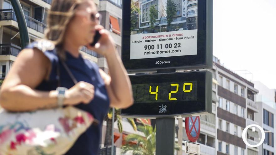 Piden al Defensor que estudie por qué la alerta sanitaria no se activó en Córdoba pese a temperaturas superiores al umbral