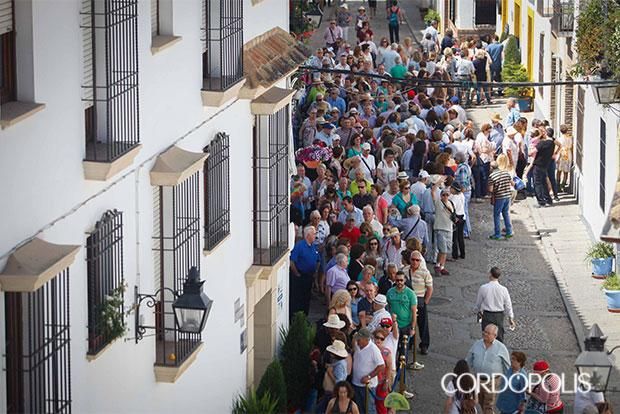 Colas para acceder a los Patios de Córdoba