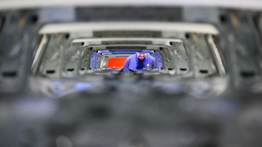 Los fabricantes de coches hacen equilibrios entre defender el 'made in Europe' y atraer inversiones de China