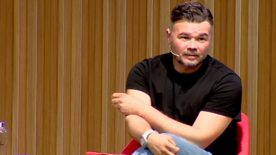 Gabriel Rufián en el acto junto a Irene Montero