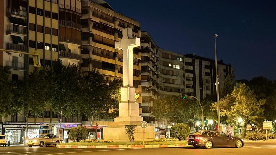 13 expertos internacionales cuestionan que la Cruz de los Caídos de Cáceres deba ser BIC