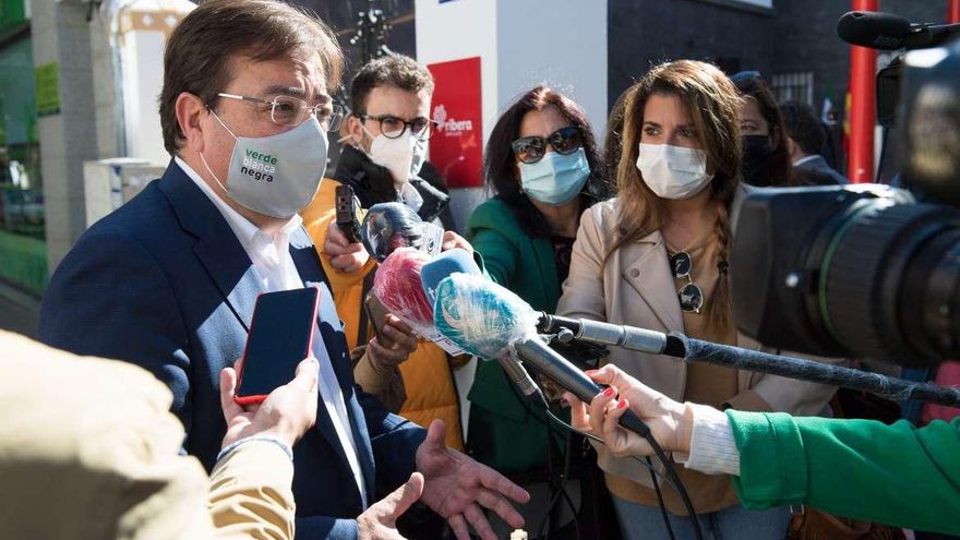 Fernández Vara ha visitado este jueves una clínica privada en la localidad de Villanueva de la Serena