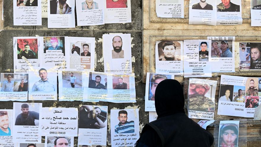 Buscar sola a tu padre desaparecido bajo el régimen de Al Asad: "No me creeré su muerte hasta ver su cuerpo"