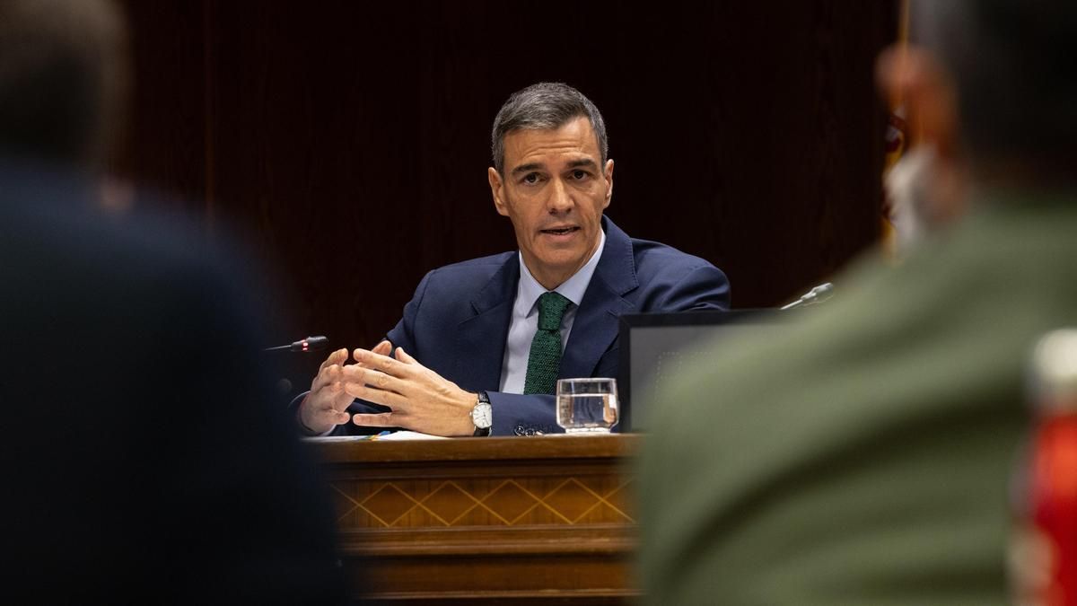 Sánchez sale ileso del Senado y pone al PP frente al espejo de su caja B tras el bochornoso papel de un discípulo de Ayuso