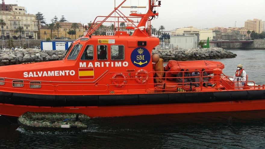 Rescatados 136 migrantes, 15 mujeres, de tres pateras que navegaban en aguas del Estrecho